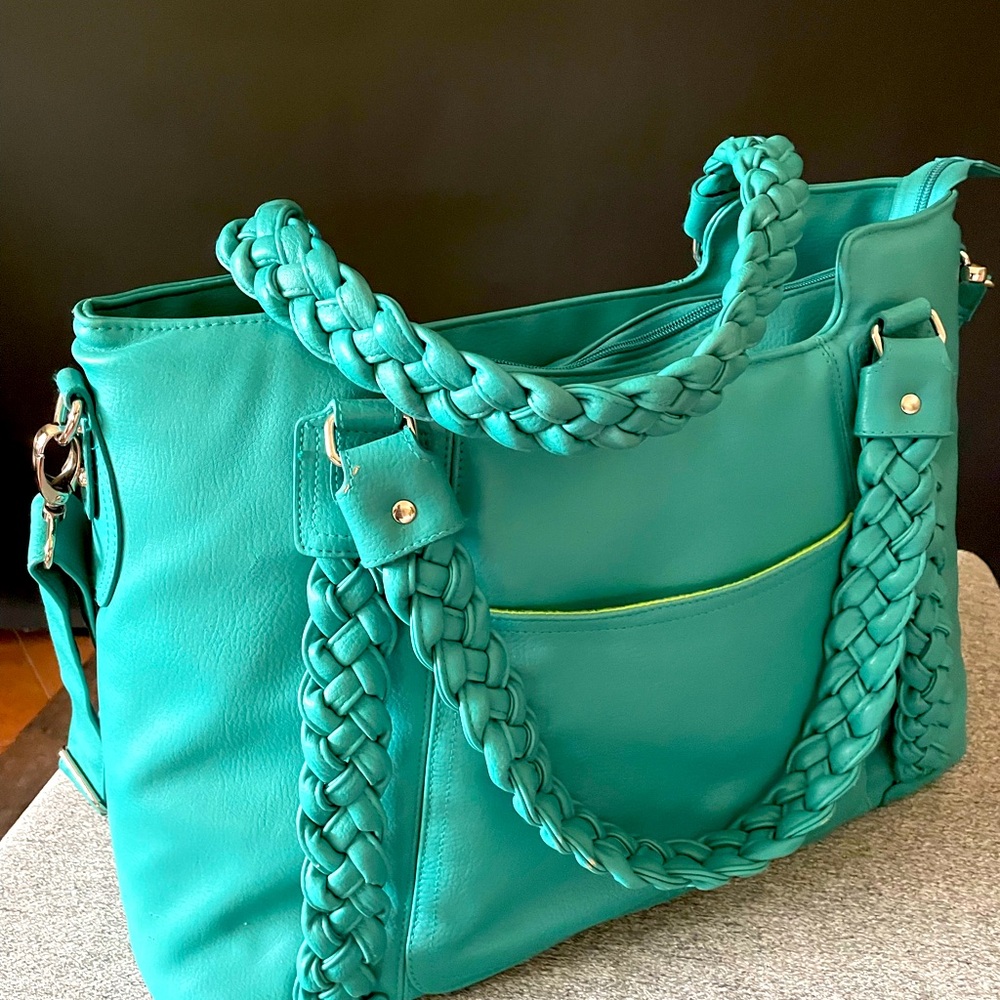 Stunning Leather Epiphanie Bag